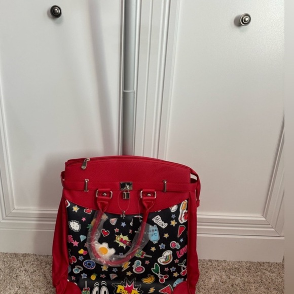 NWT red roller for laptop for traveling for kids or weekend get away - Picture 6 of 10